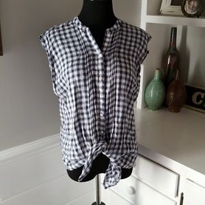 Button down Sleeveless Blouse